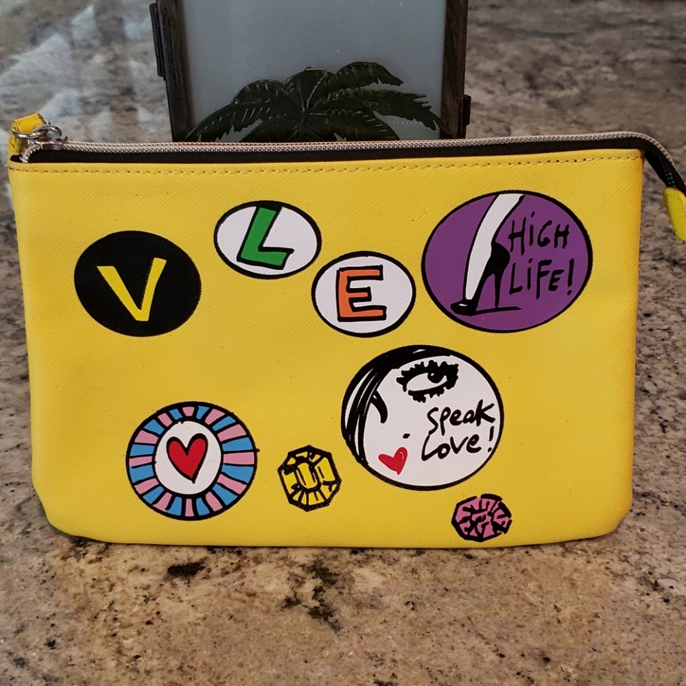 iZak pouch